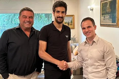 بن رمضان يكشف تفاصيل أول أيامه مع الأهلي وآرائه حول ميسي بن رمضان يكشف تفاصيل أول أيامه مع الأهلي وآرائه حول ميسي