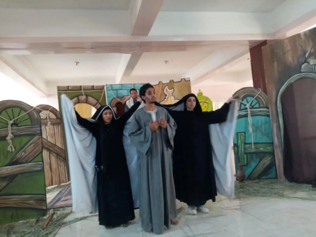 ختام عرض “أرض الأمل” في فعاليات المسرح التوعوي بسوهاج ختام عرض “أرض الأمل” في فعاليات المسرح التوعوي بسوهاج