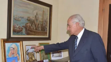 وفاة المؤرخ المغربي عبد الحق المريني وناطق القصر الملكي عن عمر 91 عامًا