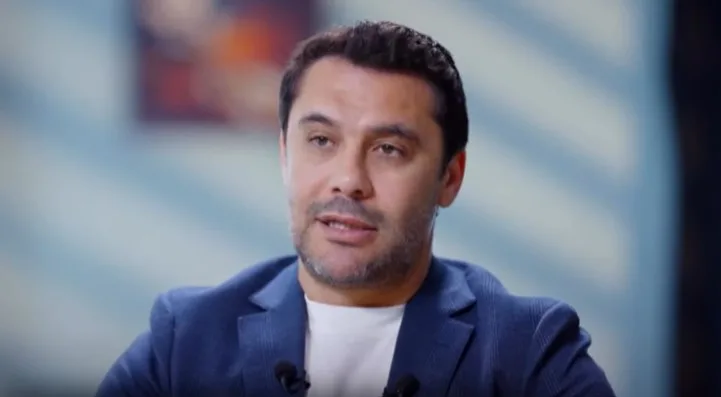 أحمد حسن: زيزو ارتكب خطأين في مسألة انتقاله إلى الأهلي أحمد حسن: زيزو ارتكب خطأين في مسألة انتقاله إلى الأهلي
