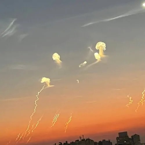 للمرة الثانية.. ظواهر ضوئية غريبة في سماء مصر تُثير جدلًا واسعًا - موقع الحرية
