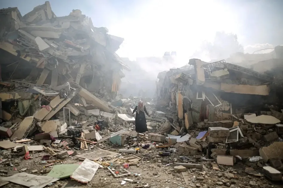 حماس: مقتل 100 فلسطيني في غزة بعد عيد الأضحى يؤكد استمرار إسرائيل في سياسة الإبادة. حماس: مقتل 100 فلسطيني في غزة بعد عيد الأضحى يؤكد استمرار إسرائيل في سياسة الإبادة.