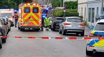 إصابة 5 أفراد نتيجة قيادة رجل سيارته ودهس مجموعة من الناس في مدينة باساو الألمانية