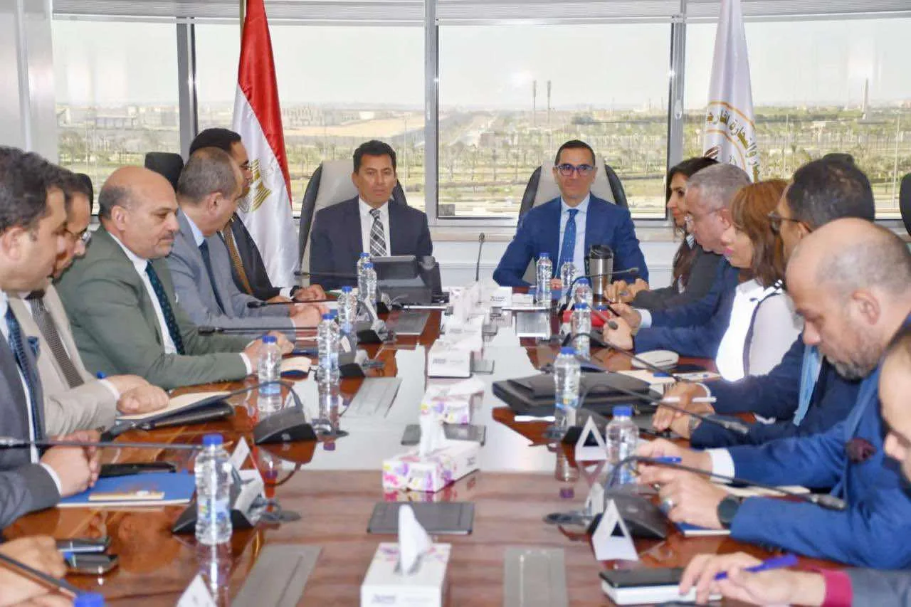وزير الاستثمار: القطاع الرياضي في مصر يمتاز ببنية تحتية متقدمة وزيادة اهتمام الدولة والقطاع الخاص وزير الاستثمار: القطاع الرياضي في مصر يمتاز ببنية تحتية متقدمة وزيادة اهتمام الدولة والقطاع الخاص