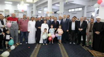محافظ الشرقية يوثق لحظات مع الأطفال في مسجد الزراعة بعد صلاة العيد