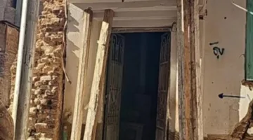 إلقاء القبض على شاب اعتدى على الآثار وأضر بخمسة منازل في منطقة السوق الفوقاني بقنا