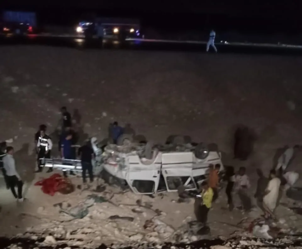 نيابة أسيوط تصدر قرارًا بدفن جثة ضحية حادث انقلاب الميكروباص، و13 مصابًا يتلقون العلاج الطبي. نيابة أسيوط تصدر قرارًا بدفن جثة ضحية حادث انقلاب الميكروباص، و13 مصابًا يتلقون العلاج الطبي.