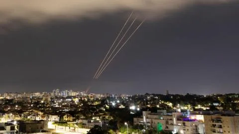 وزارة الصحة الإسرائيلية: 12 شخصًا قُتلوا و385 آخرون أصيبوا في هجمات أمس وزارة الصحة الإسرائيلية: 12 شخصًا قُتلوا و385 آخرون أصيبوا في هجمات أمس