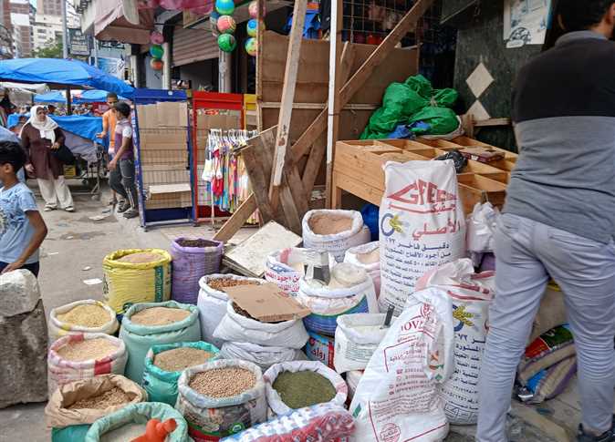 confiscation of unidentified goods and car parts during raids by Alexandria’s Commercial Control (photos)