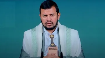 زعيم الحوثيين يعبّر عن دعمه للرد الإيراني ويهدد تل أبيب بحرب مستمرة وشاملة.