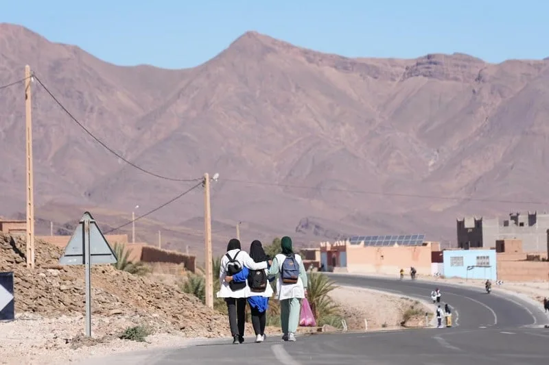 أولياء الأمور يطالبون بتنفيذ إجراءات خلايا اليقظة لمكافحة التسرب المدرسي أولياء الأمور يطالبون بتنفيذ إجراءات خلايا اليقظة لمكافحة التسرب المدرسي