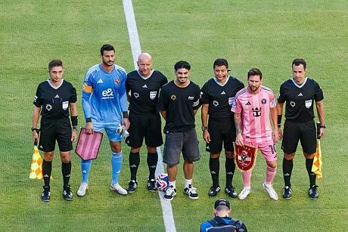 بعد تصديه لميسي.. الشناوي يتصدر قائمة تاريخية في كأس العالم للأندية بعد تصديه لميسي.. الشناوي يتصدر قائمة تاريخية في كأس العالم للأندية