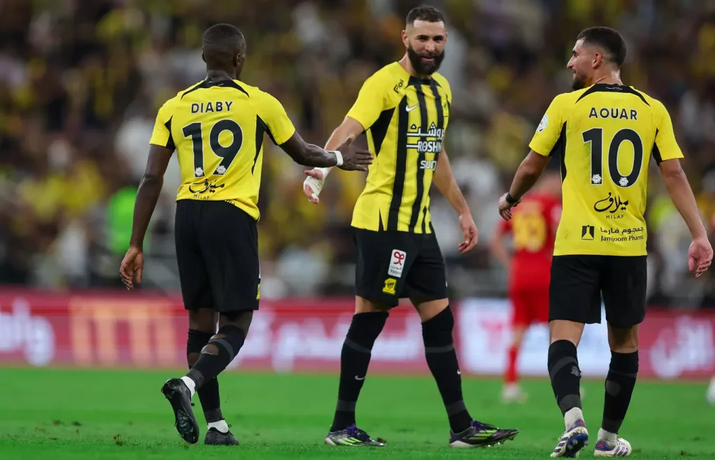 القنوات الناقلة لمباراة الاتحاد ضد القادسية في نهائي كأس الملك السعودي 2025