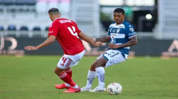 مهاجم باتشوكا: الأهلي يتمتع بروح القتال.. ونعمل على تصحيح أخطائنا