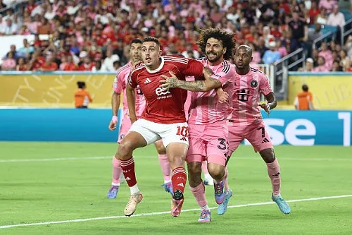 جراديشار: ميسي هو مثلي الأعلى.. والأهلي سيظهر بصورة أقوى أمام بالميراس جراديشار: ميسي هو مثلي الأعلى.. والأهلي سيظهر بصورة أقوى أمام بالميراس