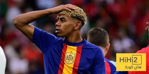 صورة.. مشجعة تطلب من لامين قبل بداية نهائي دوري الأمم الأوروبية صورة.. مشجعة تطلب من لامين قبل بداية نهائي دوري الأمم الأوروبية