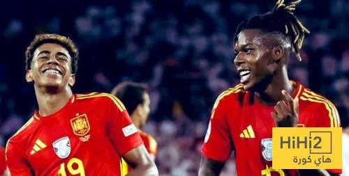 لويس دياز ينحني أمام نيكو ويليامز لويس دياز ينحني أمام نيكو ويليامز