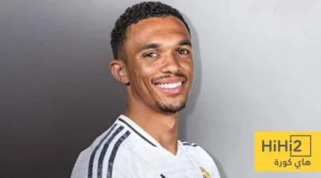 كيف يصف أرنولد غرفة ملابس ريال مدريد؟