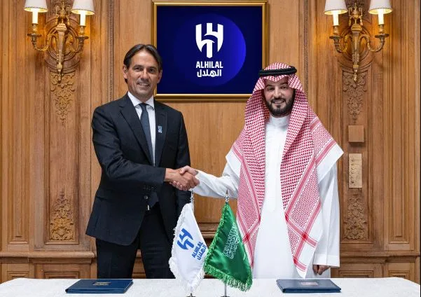 رسميًا.. سيموني إنزاغي يتولى قيادة الهلال في بطولة كأس العالم للأندية. رسميًا.. سيموني إنزاغي يتولى قيادة الهلال في بطولة كأس العالم للأندية.