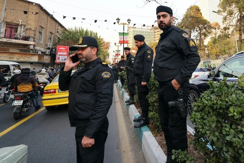 إيران تُعلن عن اعتقال “عملاء لجهاز الموساد” إيران تُعلن عن اعتقال “عملاء لجهاز الموساد”