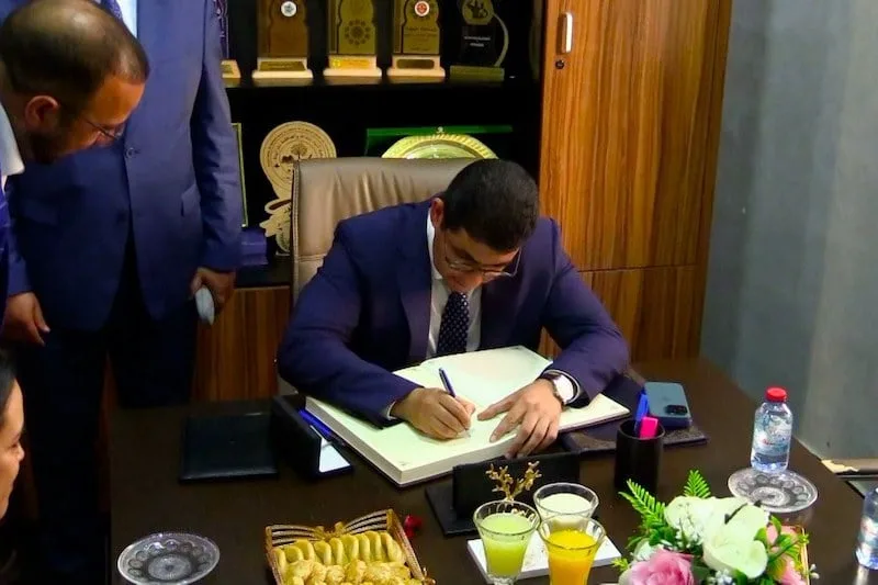 بنسعيد يربط جمعيات فاس بالصناعة الثقافية و”جواز الشباب” بنسعيد يربط جمعيات فاس بالصناعة الثقافية و”جواز الشباب”