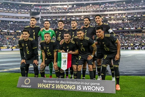 المكسيك تنطلق في حملة الدفاع عن لقب الكأس الذهبية بفوز متعثر على الدومينيكان المكسيك تنطلق في حملة الدفاع عن لقب الكأس الذهبية بفوز متعثر على الدومينيكان