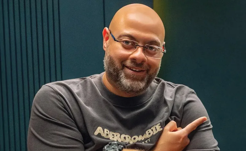 معتز التوني: الإخراج هو شغفي الحقيقي.. وأطمح لتقديم مسلسل اجتماعي بدون طابع كوميدي. معتز التوني: الإخراج هو شغفي الحقيقي.. وأطمح لتقديم مسلسل اجتماعي بدون طابع كوميدي.