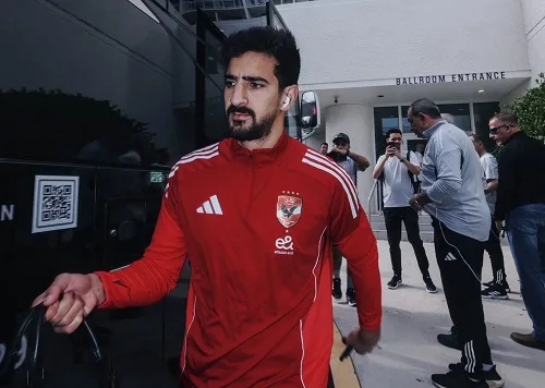 فيديو.. ترحيب مميز من لاعبي الأهلي بالصفقات الجديدة فيديو.. ترحيب مميز من لاعبي الأهلي بالصفقات الجديدة