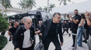 وصول بعثة الأهلي إلى فندق الإقامة في مدينة ميامي الأمريكية