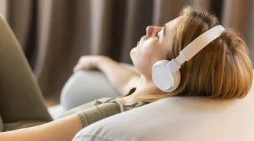 الموسيقى تساهم في تقليل قلق المريضات المصابات بالسرطان أثناء جلسات الإشعاع
