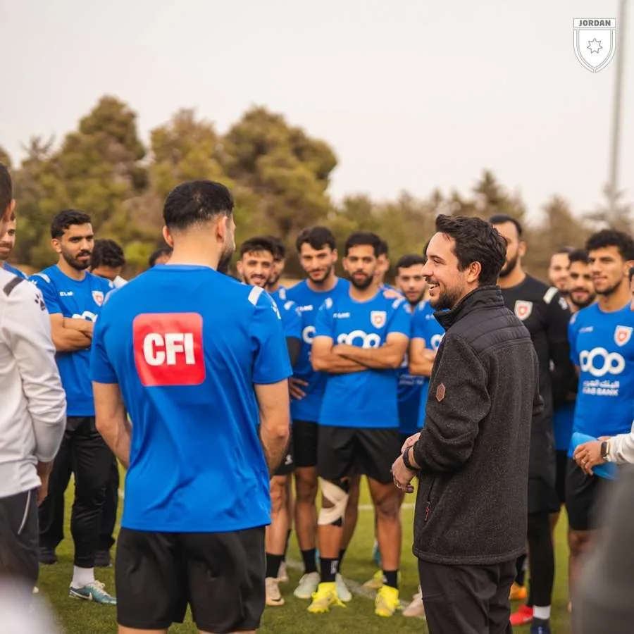 ولي العهد يتوجه إلى سلطنة عمان.. أبناء العظمة والحكمة (فيديو) ولي العهد يتوجه إلى سلطنة عمان.. أبناء العظمة والحكمة (فيديو)