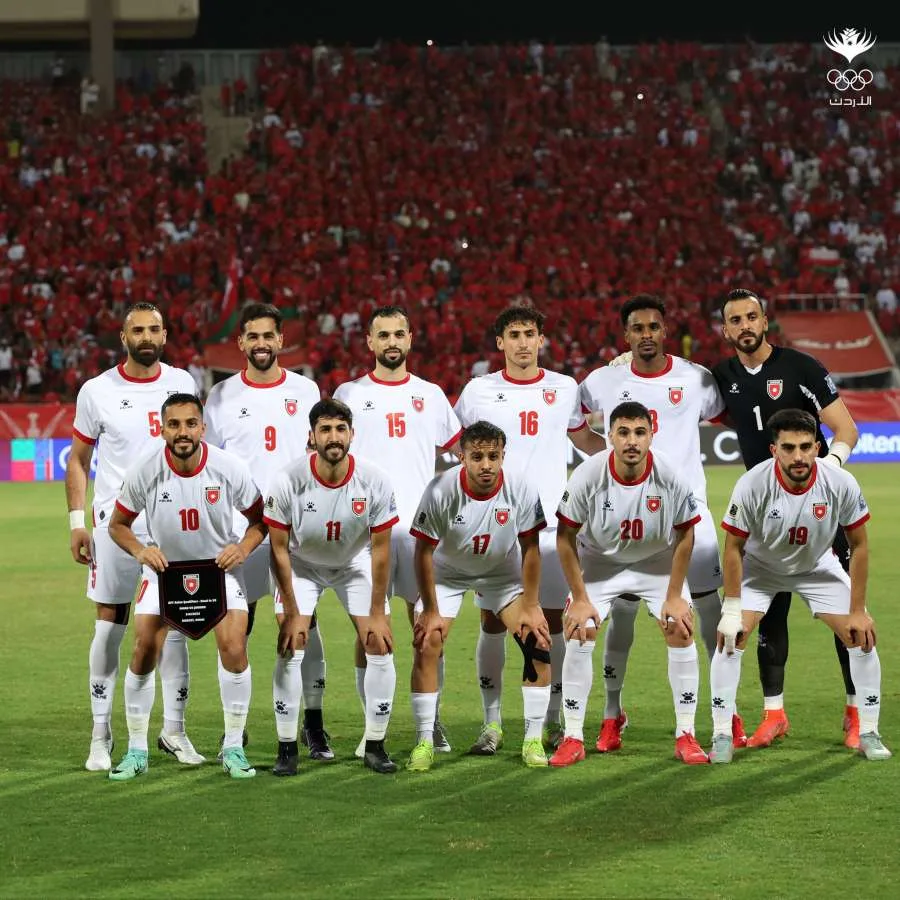 عروض للطائرات بدون طيار بمناسبة عيد الجلوس الملكي وانتصار المنتخب الوطني على عمان عروض للطائرات بدون طيار بمناسبة عيد الجلوس الملكي وانتصار المنتخب الوطني على عمان