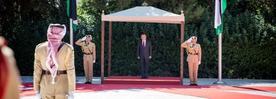 الملك يجتمع في لندن مع مسؤولين وأعضاء برلمان بريطانيين الملك يجتمع في لندن مع مسؤولين وأعضاء برلمان بريطانيين