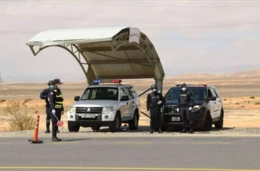 الدوريات الخارجية تدشن حملة “عيد مبارك بدون حوادث” الدوريات الخارجية تدشن حملة “عيد مبارك بدون حوادث”