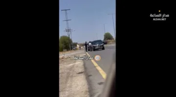 مدير الأمن المعايطة يوقف سيارته بعد إشارة مواطن على طريق جرش عمان (فيديو) | عاجل