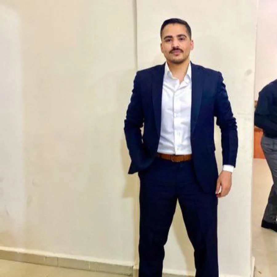 العميل يكتب: نحن ملتزمون بالعهد العميل يكتب: نحن ملتزمون بالعهد