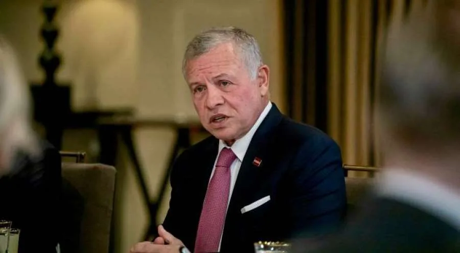 الملك يصل إلى مكان انعقاد المؤتمر الثالث للأمم المتحدة حول المحيطات في نيس، فرنسا. الملك يصل إلى مكان انعقاد المؤتمر الثالث للأمم المتحدة حول المحيطات في نيس، فرنسا.