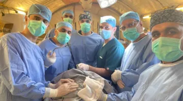 المستشفى الميداني الأردني في جنوب غزة/6 ينفذ جراحة لإنقاذ حياة طفل (صور)