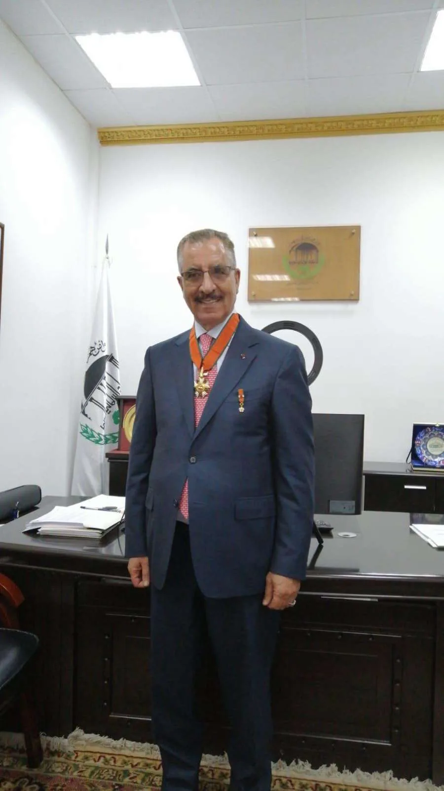 القاضي يقدم التهاني للشوابكة القاضي يقدم التهاني للشوابكة