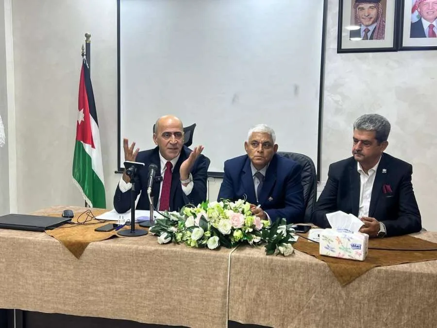 بلدية جرش الكبرى تُنظم مؤتمرًا صحفيًا لاستثمار منطقة دوار القيروان (صور) بلدية جرش الكبرى تُنظم مؤتمرًا صحفيًا لاستثمار منطقة دوار القيروان (صور)