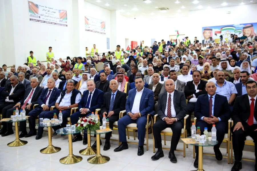 رئيس الديوان الملكي يشارك في احتفال أبناء وبنات المخيمات بالمناسبات الوطنية رئيس الديوان الملكي يشارك في احتفال أبناء وبنات المخيمات بالمناسبات الوطنية