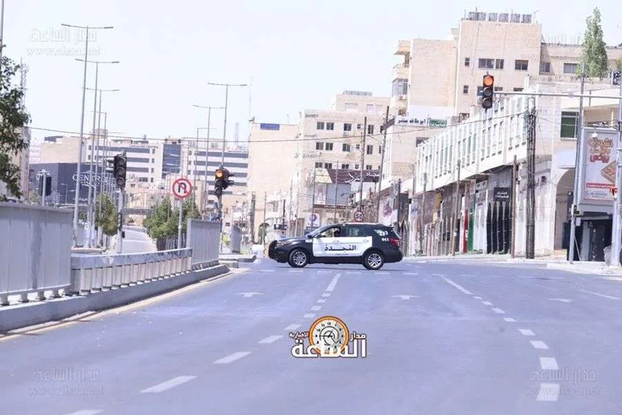 الأمن العام يحث المواطنين الأردنيين على الابتعاد عن المناطق الخارجية المكشوفة الأمن العام يحث المواطنين الأردنيين على الابتعاد عن المناطق الخارجية المكشوفة