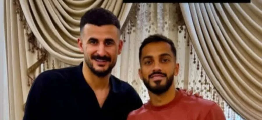 موسى التعمري يستضيف المهاجم العراقي أيمن حسين.. ماذا دار بينهما من حديث؟ موسى التعمري يستضيف المهاجم العراقي أيمن حسين.. ماذا دار بينهما من حديث؟