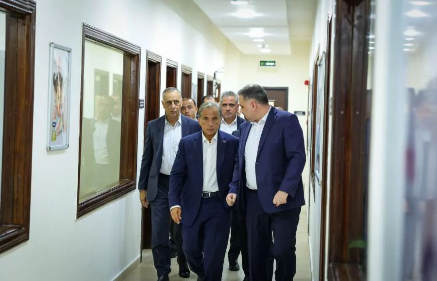 في ناعور.. جعفر حسان يتفقد مركز الغذاء (التفاصيل)