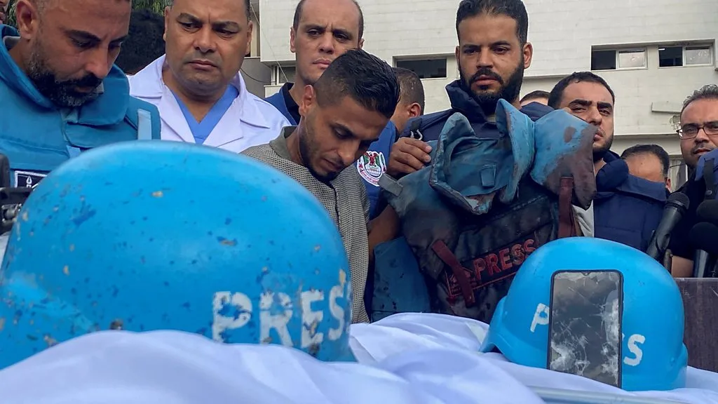 نقابة الصحفيين في تونس تستنكر اغتيال 4 صحفيين في غزة من قِبل إسرائيل وتطالب بمحاسبة الجناة: إرهاب يهدف لإسكات أصوات الحقيقة