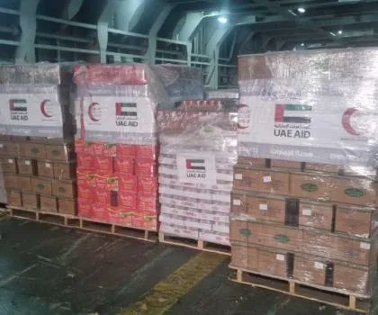 الإمارات تُعلن عن وصول سفينة جديدة محملة بـ2100 طن من المساعدات إلى ميناء أسدود لغزة. الإمارات تُعلن عن وصول سفينة جديدة محملة بـ2100 طن من المساعدات إلى ميناء أسدود لغزة.