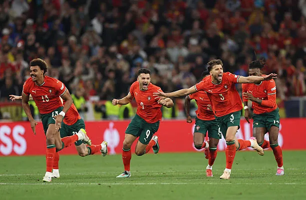 البرتغال تحقق الفوز على إسبانيا بركلات الترجيح وتُتوَّج ببطولة دوري الأمم الأوروبية البرتغال تحقق الفوز على إسبانيا بركلات الترجيح وتُتوَّج ببطولة دوري الأمم الأوروبية