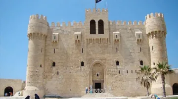 إقبال واسع على شواطئ ومعالم الإسكندرية في ثالث أيام عيد الأضحى