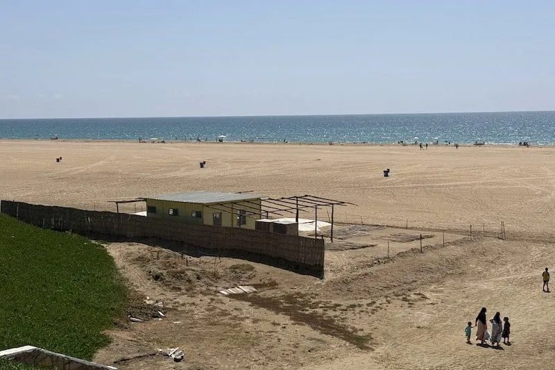 “انتشار الصيف” يحدث فوضى في تسييج المناطق الشاطئية بالقرب من مدينة طنجة “انتشار الصيف” يحدث فوضى في تسييج المناطق الشاطئية بالقرب من مدينة طنجة