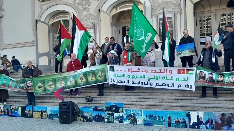 آلاف المتطوعين يغادرون تونس متجهين إلى غزة يبدأون رحلتهم يوم الاثنين المقبل. آلاف المتطوعين يغادرون تونس متجهين إلى غزة يبدأون رحلتهم يوم الاثنين المقبل.